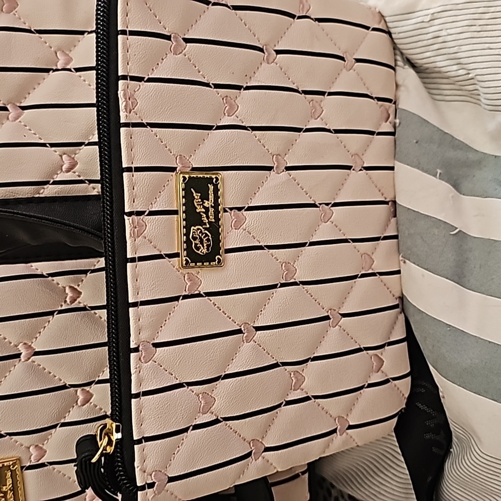 Betsey Johnson Duffle Bag - Check Measurements in Description - Picture 9 of 11